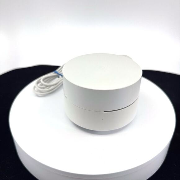 Google Wifi AC1200 - Mesh WiFi System - 1500 Sq Ft - Picture 4 of 16